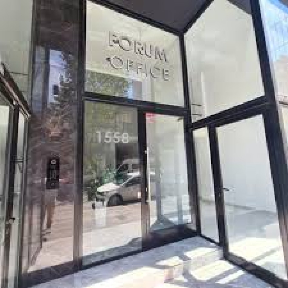 OFICINA EN VENTA SOBRE ALBERTI. EDIFICIO NUEVO. ZONA ALDREY.