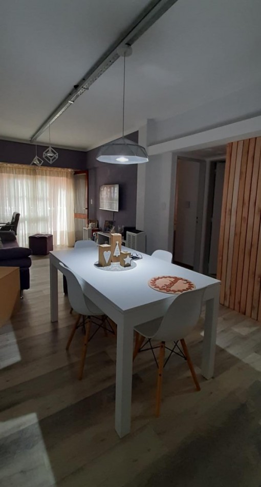 Departamento 2 ambientes con patio y cochera