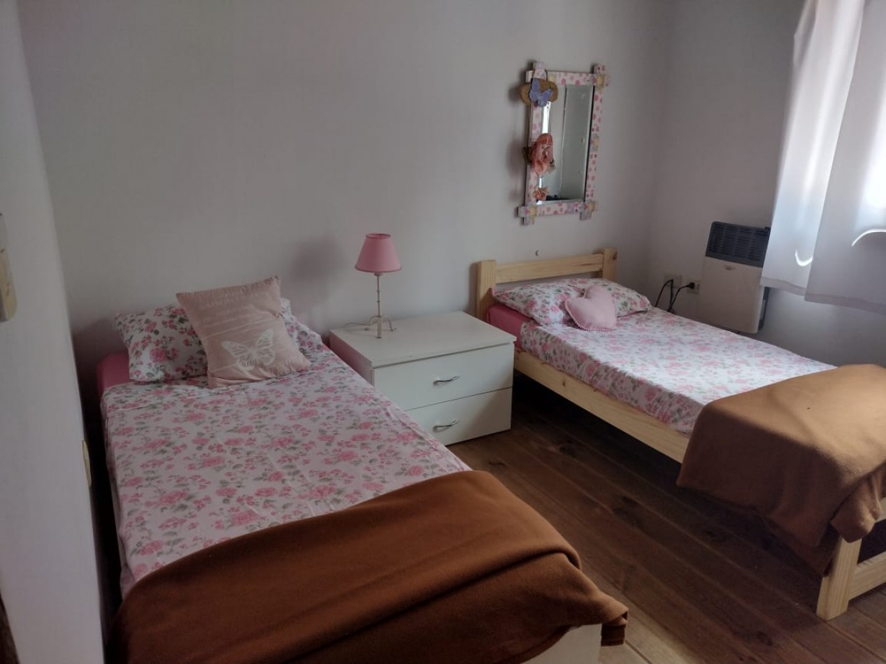 CHALET DE 4 AMBIENTES EN EL BOSQUE PERALTA RAMOS. ACEPTA PERMUTA MENOR VALOR