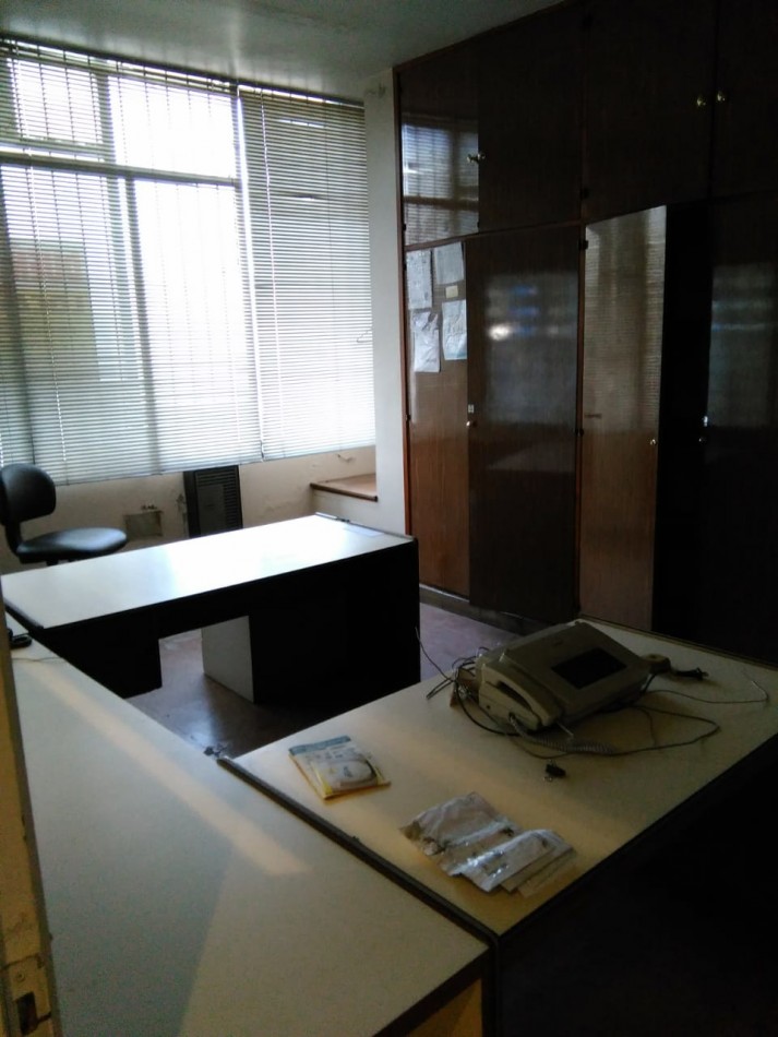 IMPORTANTE LOCAL CON DEPOSITO EN BARRIO DON BOSCO. ZONIFICACION E2