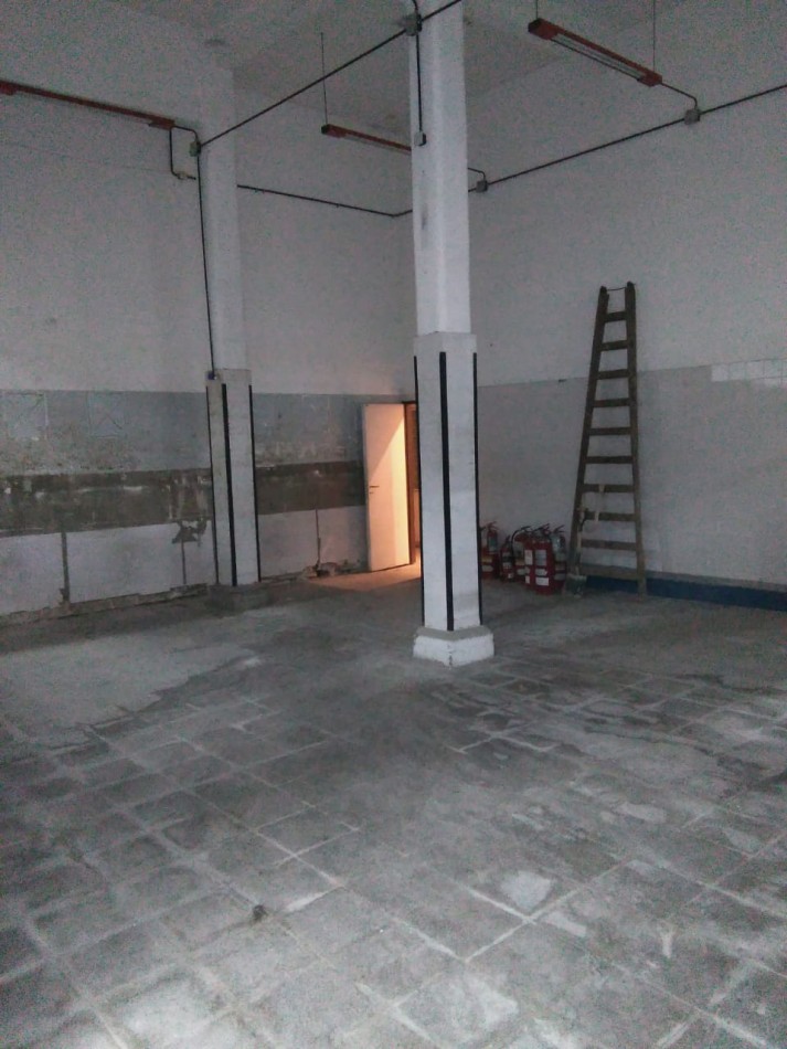 IMPORTANTE LOCAL CON DEPOSITO EN BARRIO DON BOSCO. ZONIFICACION E2