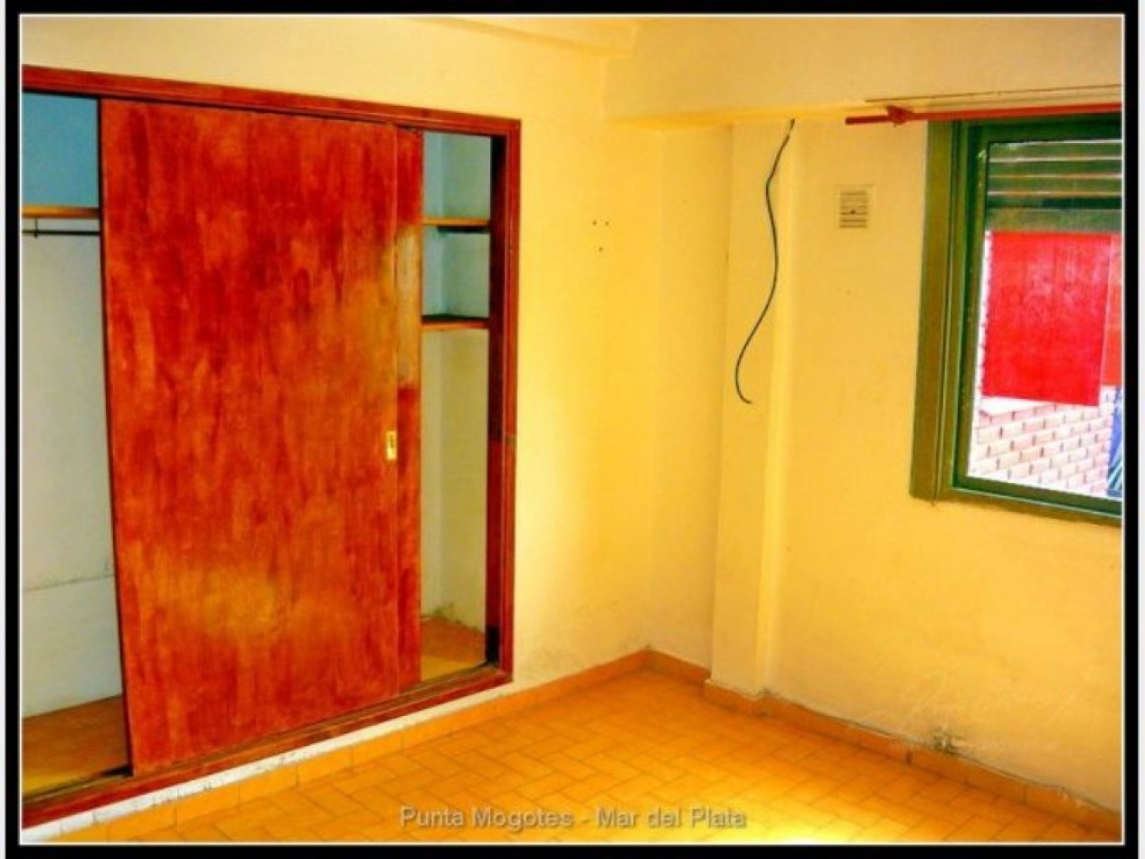 Chalet de 8 ambientes con garaje, parque y quincho