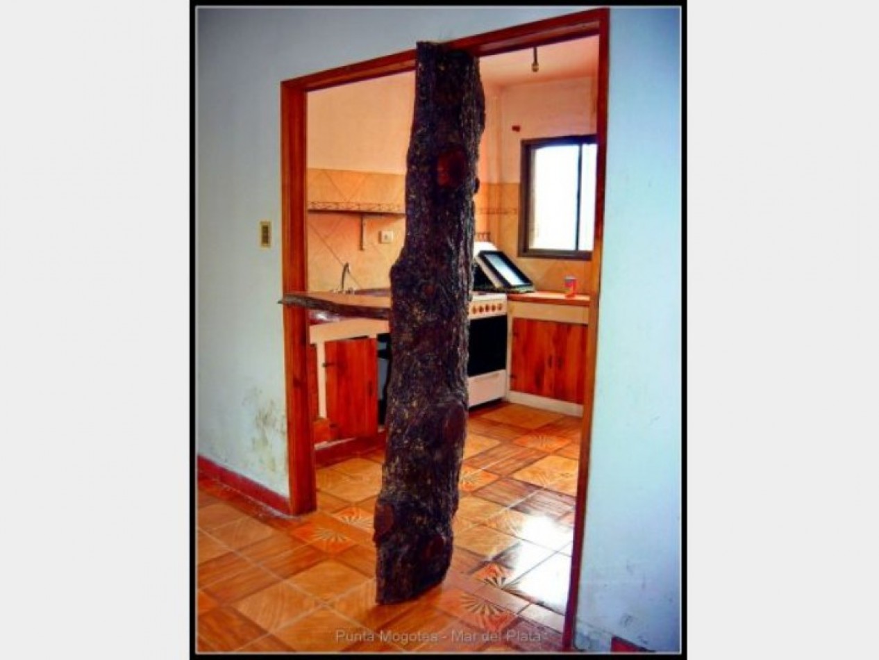 Chalet de 8 ambientes con garaje, parque y quincho