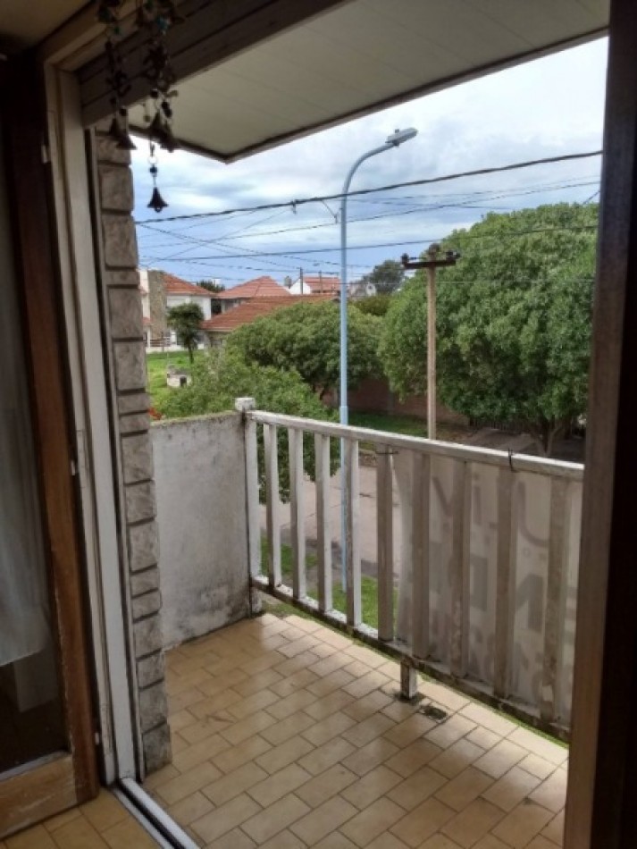 Duplex de 4 ambientes en el barrio Faro Norte.