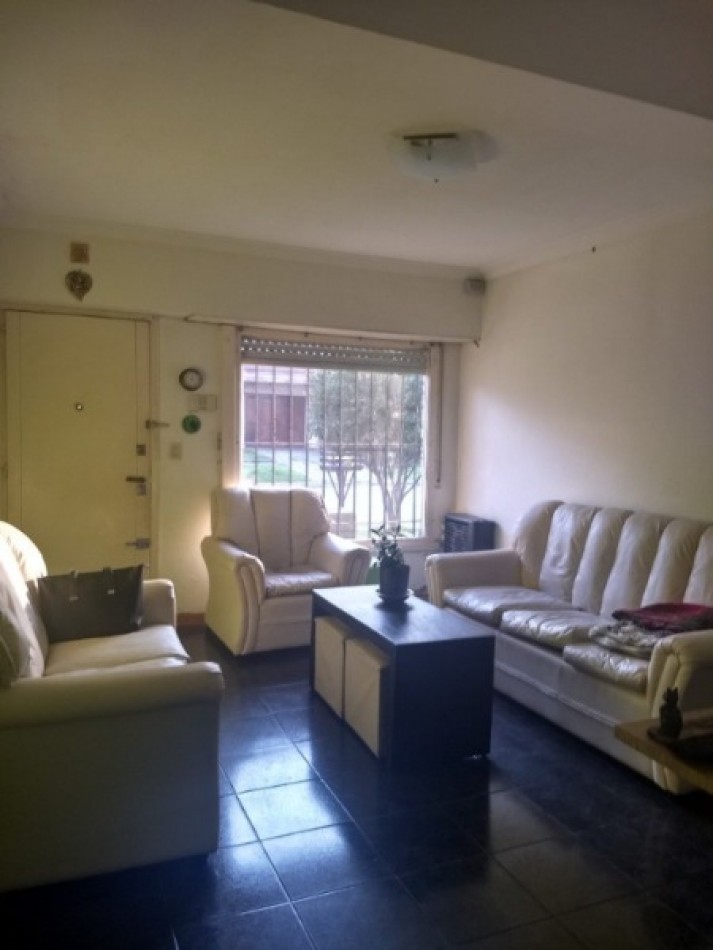 Duplex de 4 ambientes en el barrio Faro Norte.