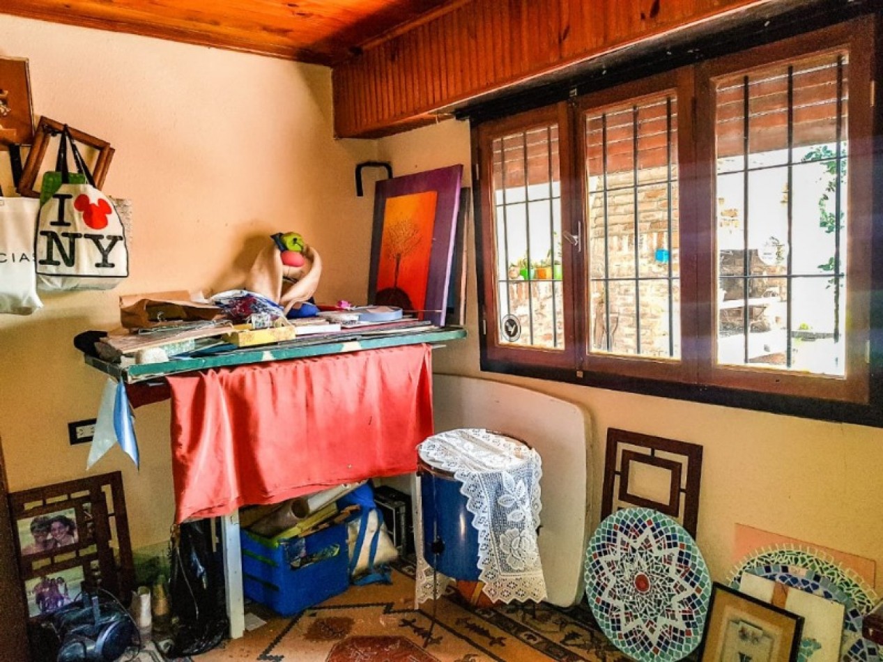 Chalet de 5 ambientes con garaje y parque