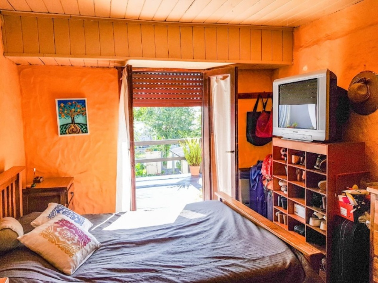 Chalet de 5 ambientes con garaje y parque