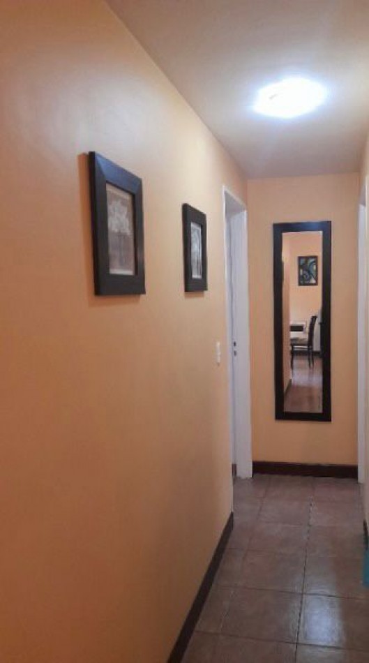 Soleada casa de 3 ambientes en lote propio