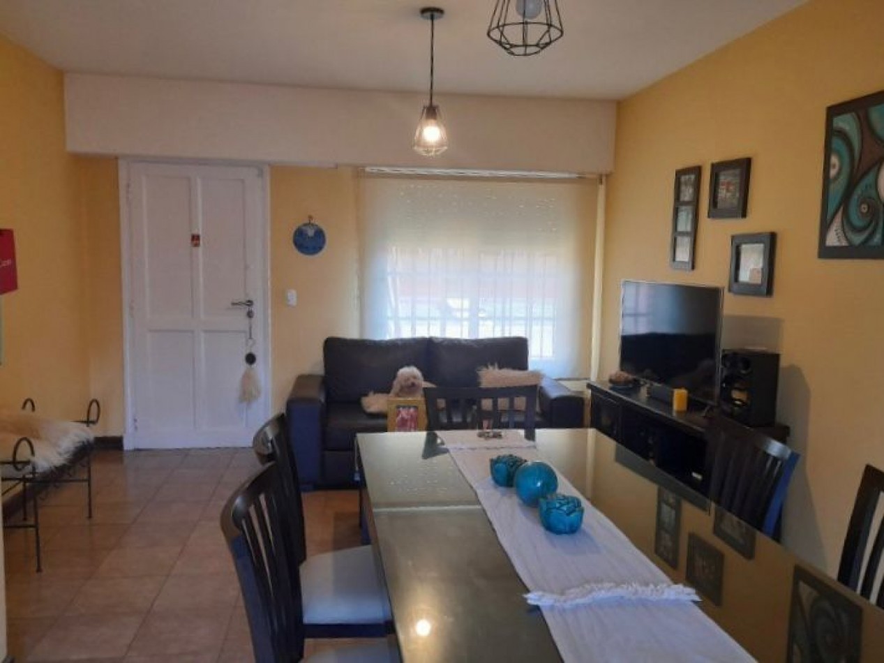 Soleada casa de 3 ambientes en lote propio