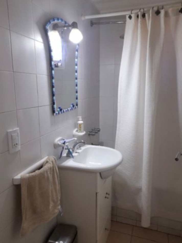 Soleada casa de 3 ambientes en lote propio