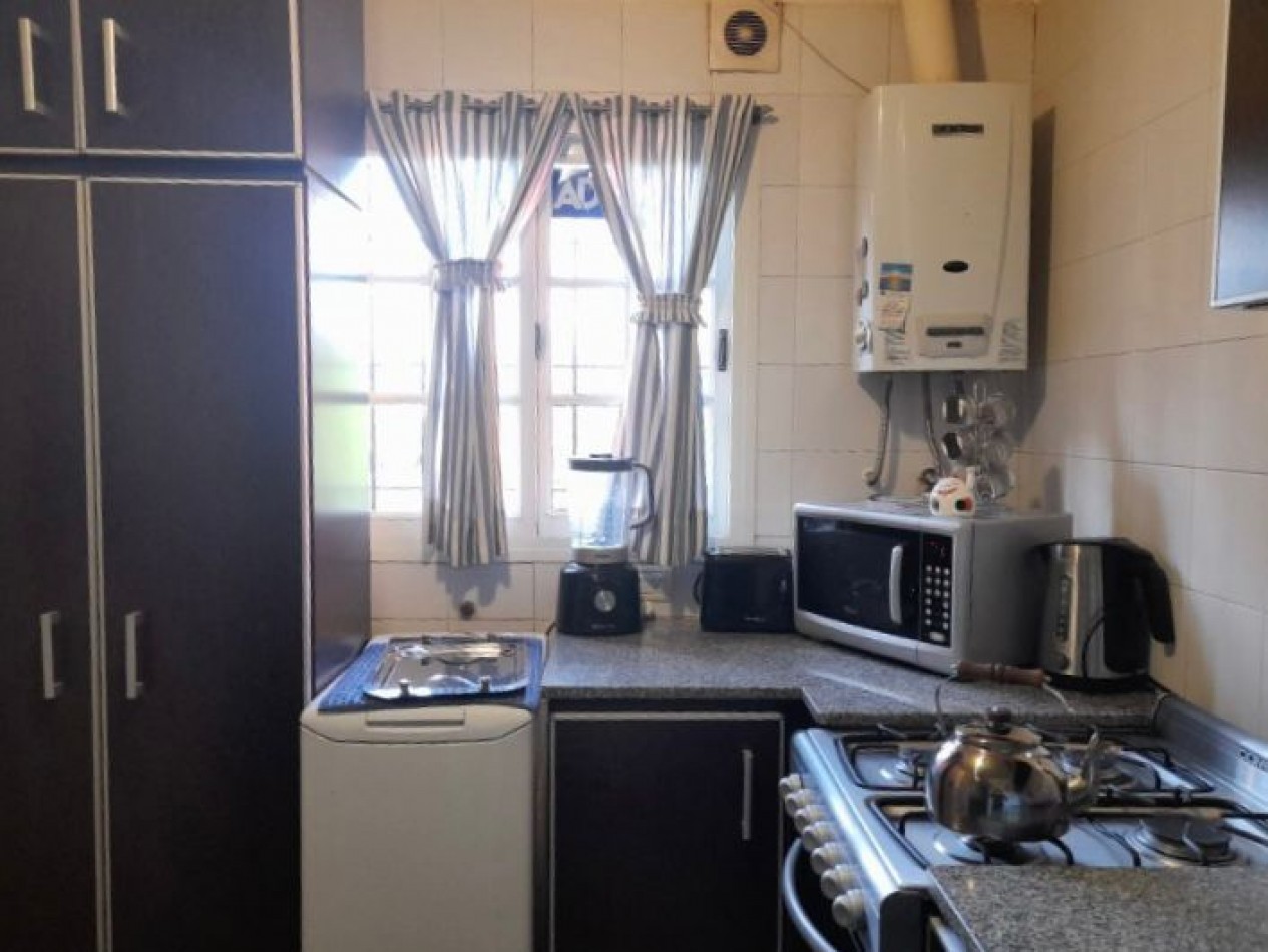 Soleada casa de 3 ambientes en lote propio