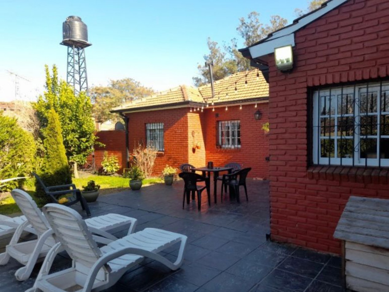 Soleada casa de 3 ambientes en lote propio