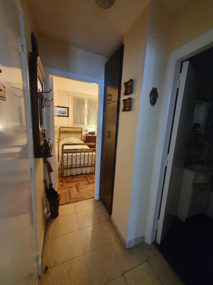 2 ambientes con balcon, sobre Av Colon ! Colon y Buenos Aires
