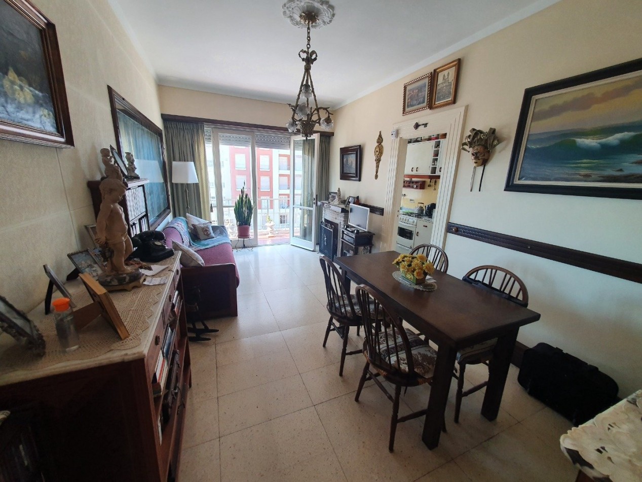 2 ambientes con balcon, sobre Av Colon ! Colon y Buenos Aires