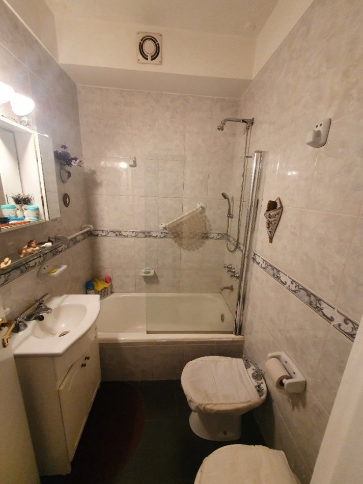 2 ambientes con balcon, sobre Av Colon ! Colon y Buenos Aires