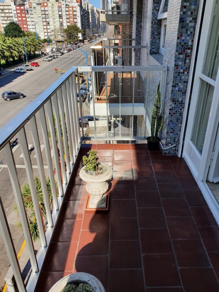 2 ambientes con balcon, sobre Av Colon ! Colon y Buenos Aires