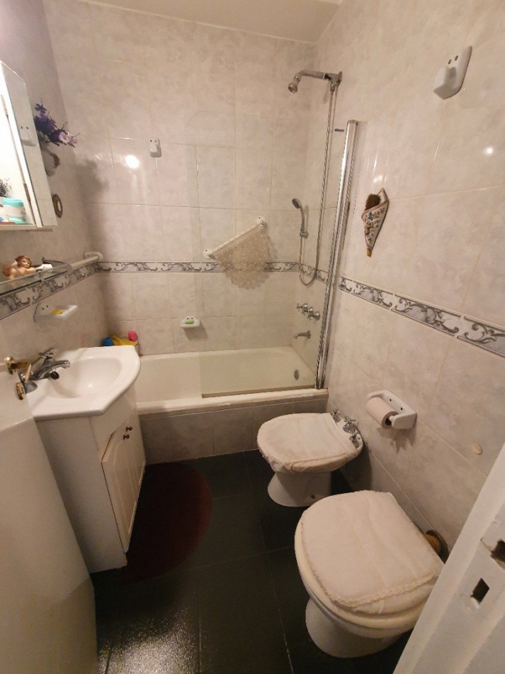 2 ambientes con balcon, sobre Av Colon ! Colon y Buenos Aires