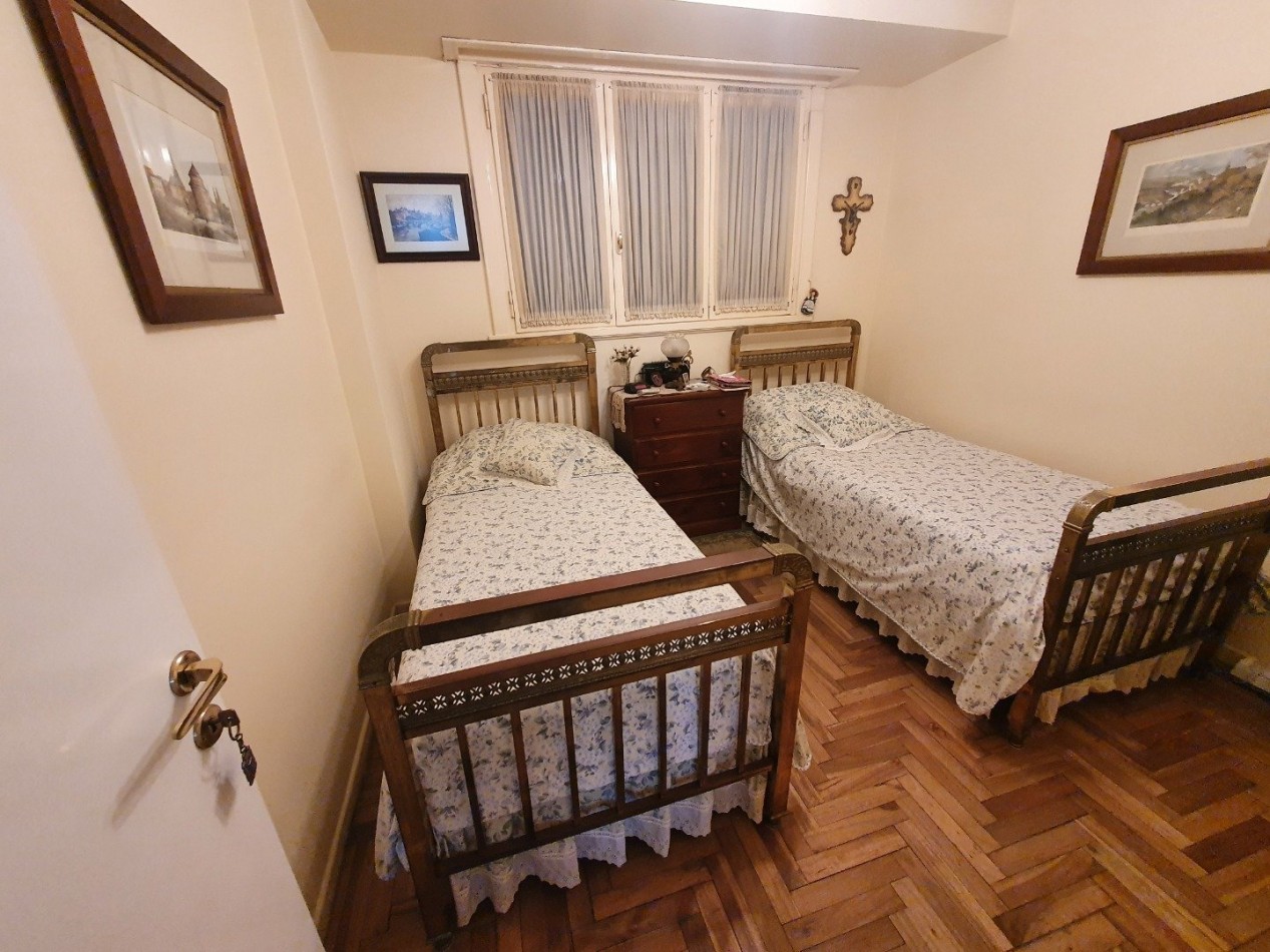 2 ambientes con balcon, sobre Av Colon ! Colon y Buenos Aires