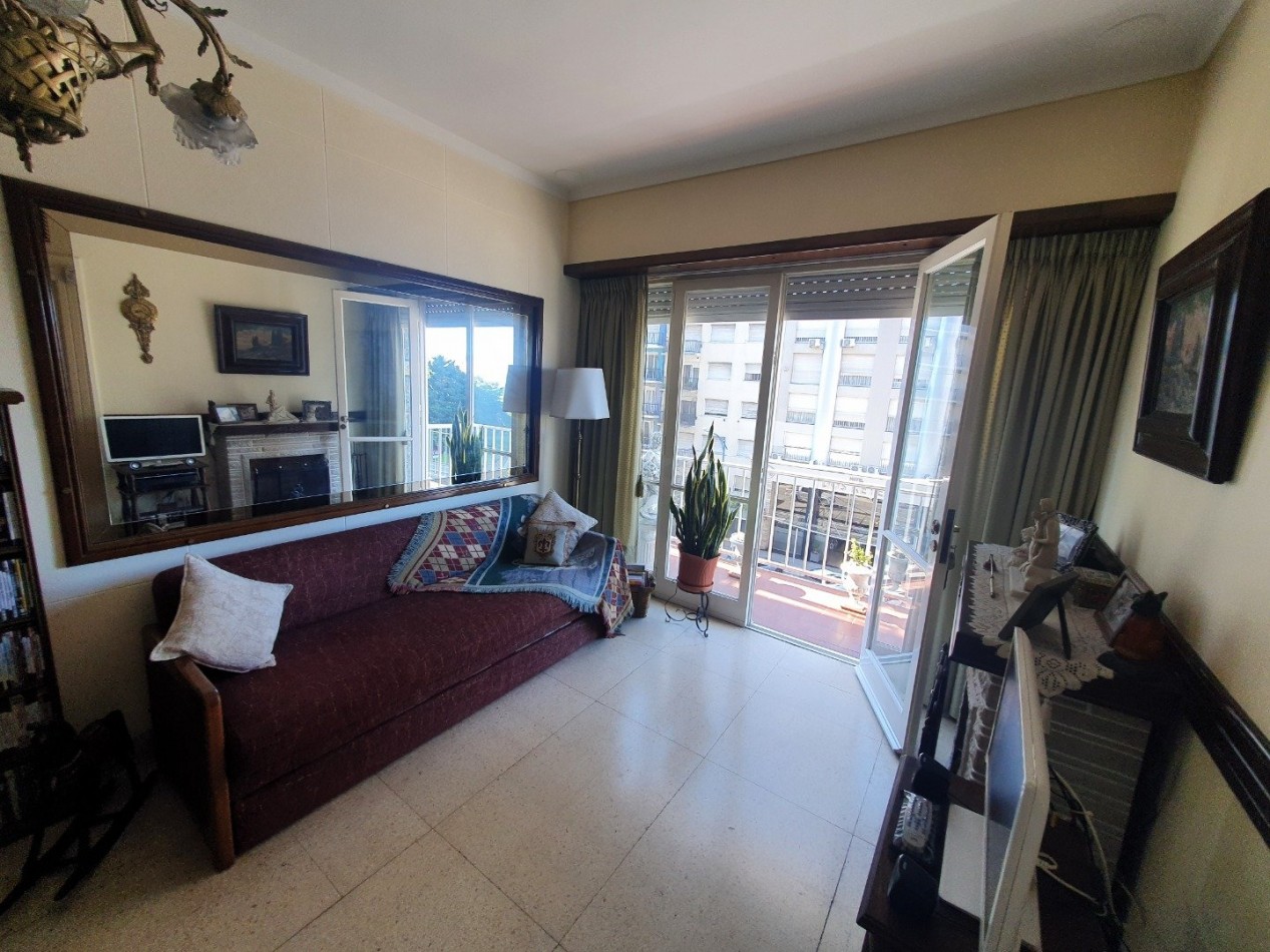 2 ambientes con balcon, sobre Av Colon ! Colon y Buenos Aires