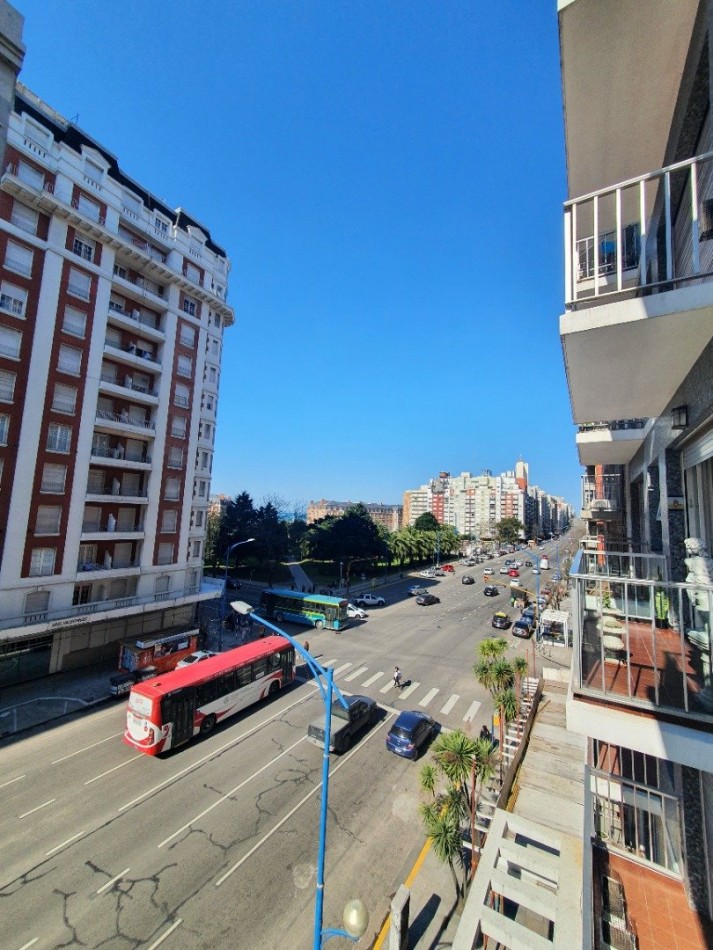3 ambientes al frente c/ balcon sobre Av Colon! Colon y Buenos Aires