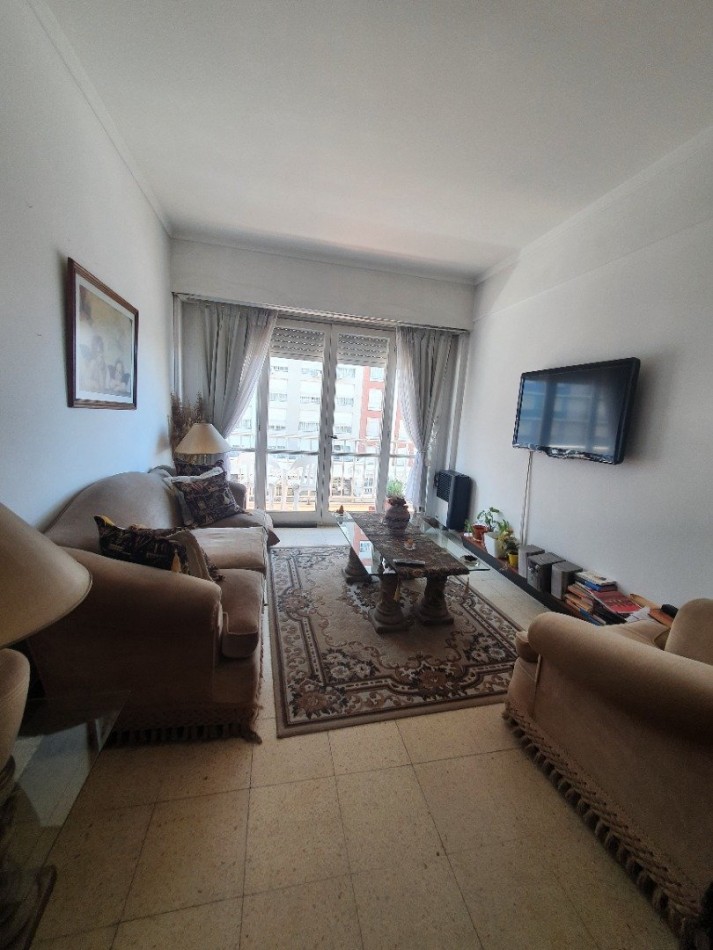 3 ambientes al frente c/ balcon sobre Av Colon! Colon y Buenos Aires