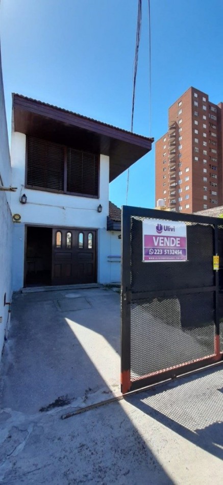 Casa con garage Ituzango y Malvinas