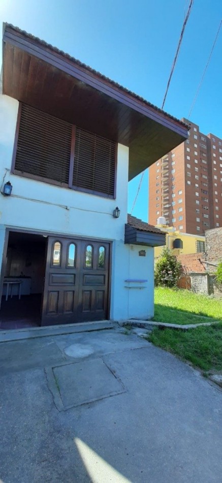 Casa con garage Ituzango y Malvinas