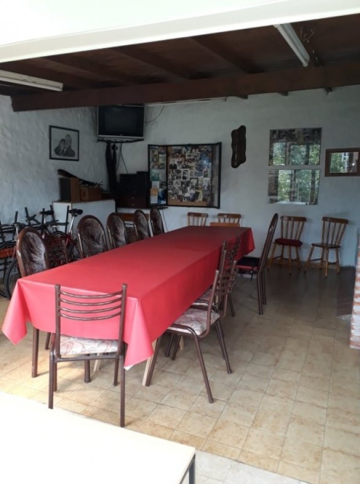 Ph de 5 ambientes con quincho, parque y parrilla