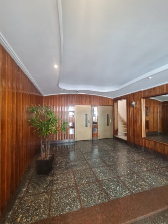 Departamento 2 ambientes. A metros de mar.