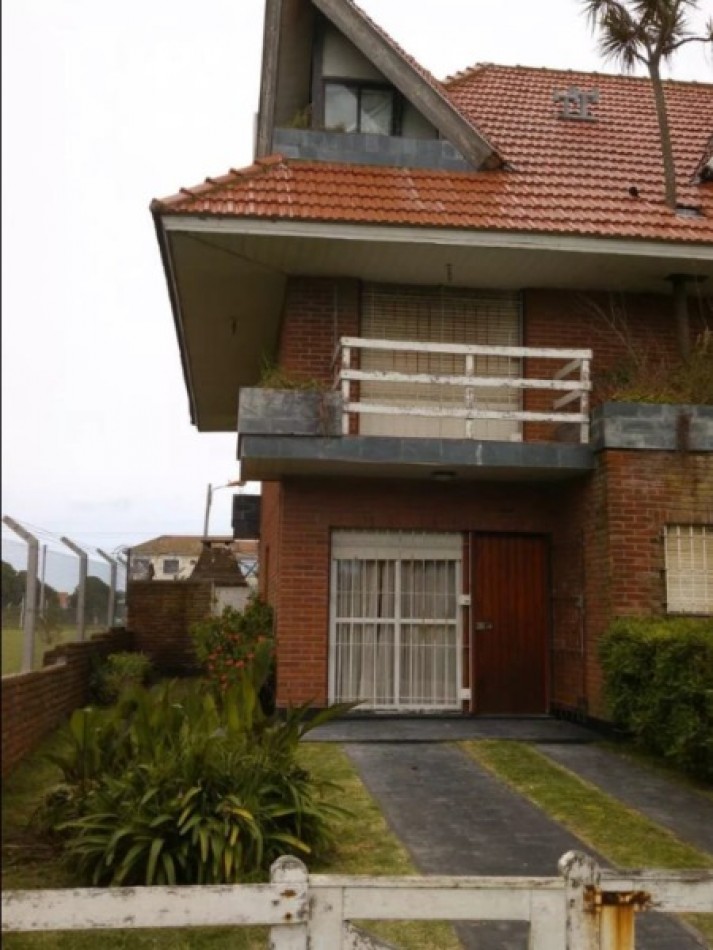 Triplex 5 ambientes Barrio Playa San Carlos