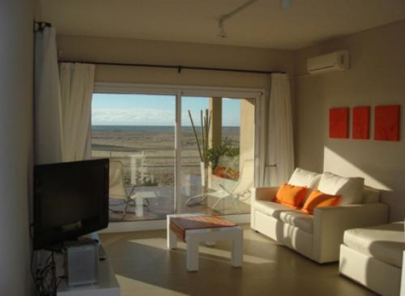 APART EN DUNAS DE LAS PAMPAS. FRENTE AL MAR. BARRIO DE MAR. EXCELENTE OPORTUNIDAD DE INVERSION