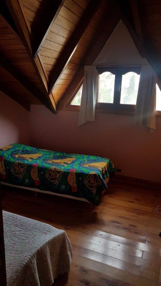 IMPECABLE CHALET DE 4 AMBIENTES CON PISCINA. SIERRAS DE LOS PADRES