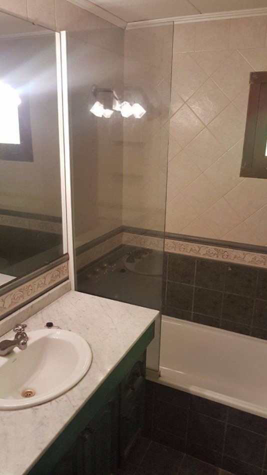 IMPECABLE CHALET DE 4 AMBIENTES CON PISCINA. SIERRAS DE LOS PADRES