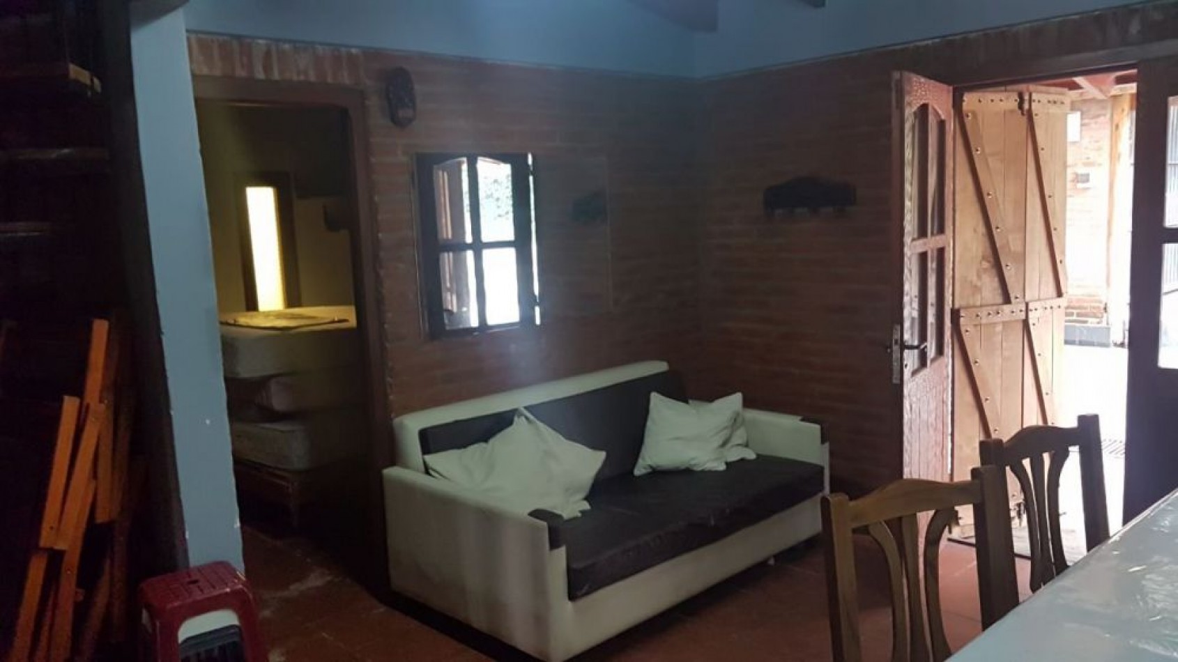 IMPECABLE CHALET DE 4 AMBIENTES CON PISCINA. SIERRAS DE LOS PADRES