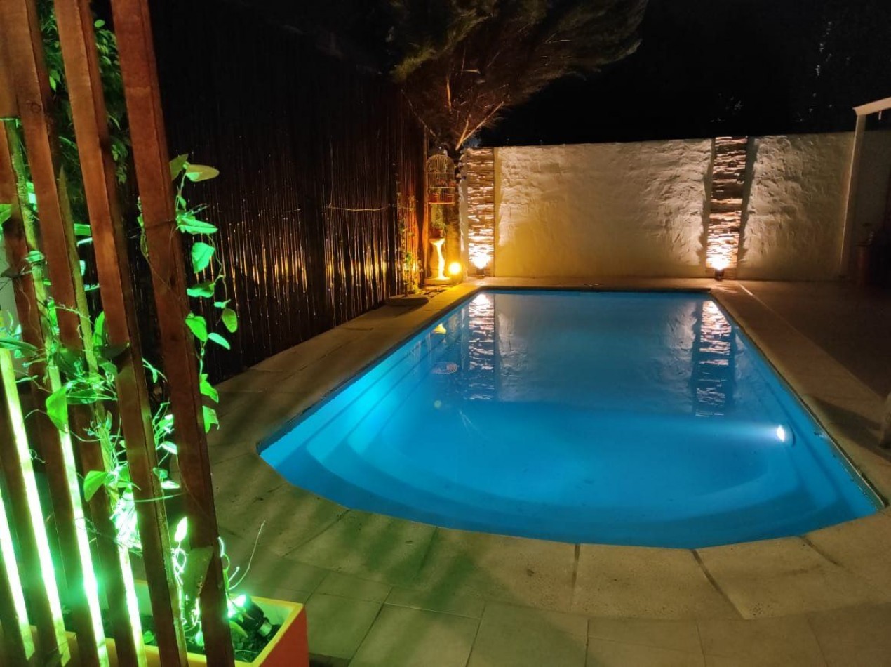 CHALET 4 AMBIENTES CON PISCINA. LA FLORIDA.