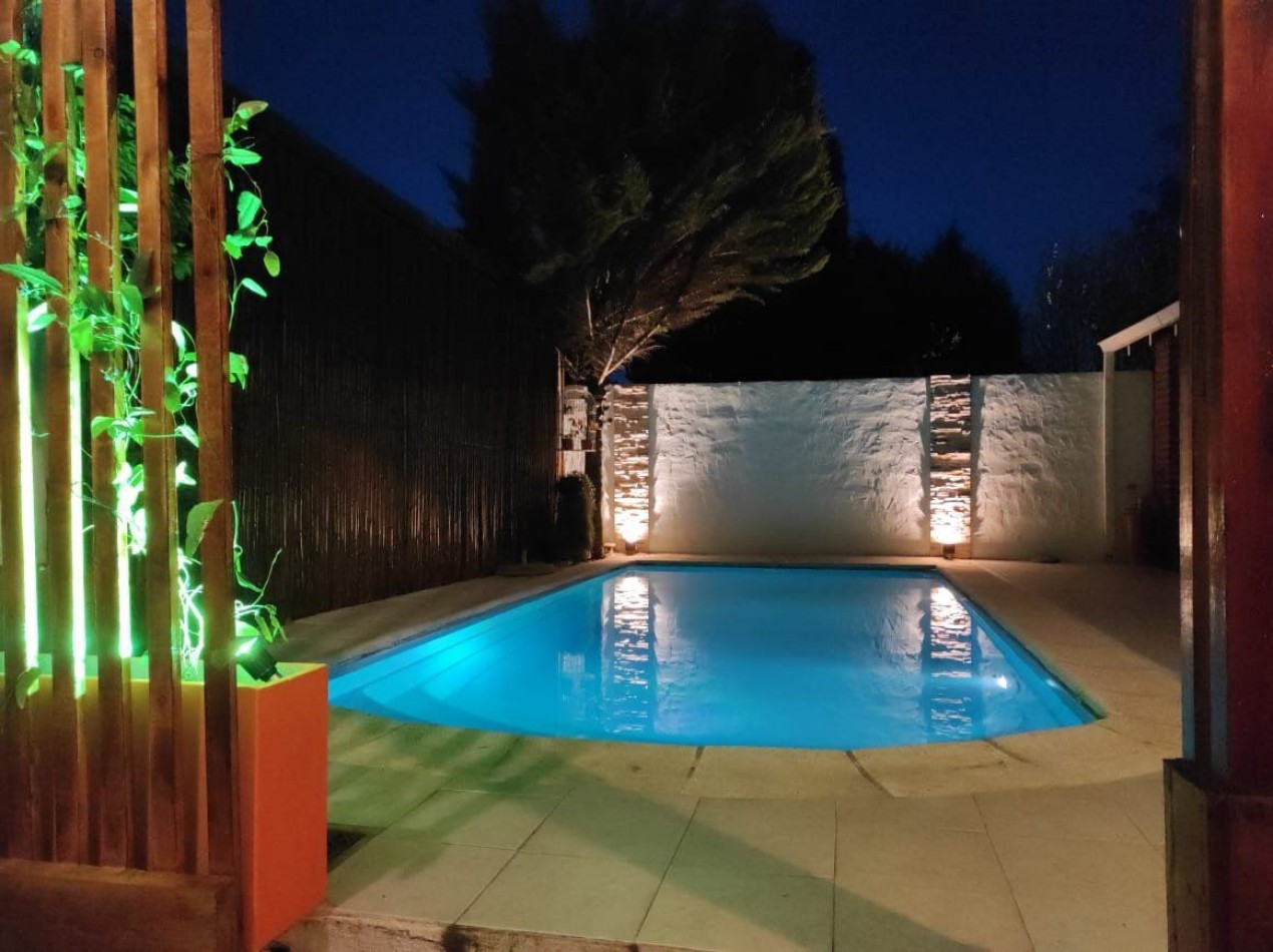 CHALET 4 AMBIENTES CON PISCINA. LA FLORIDA.