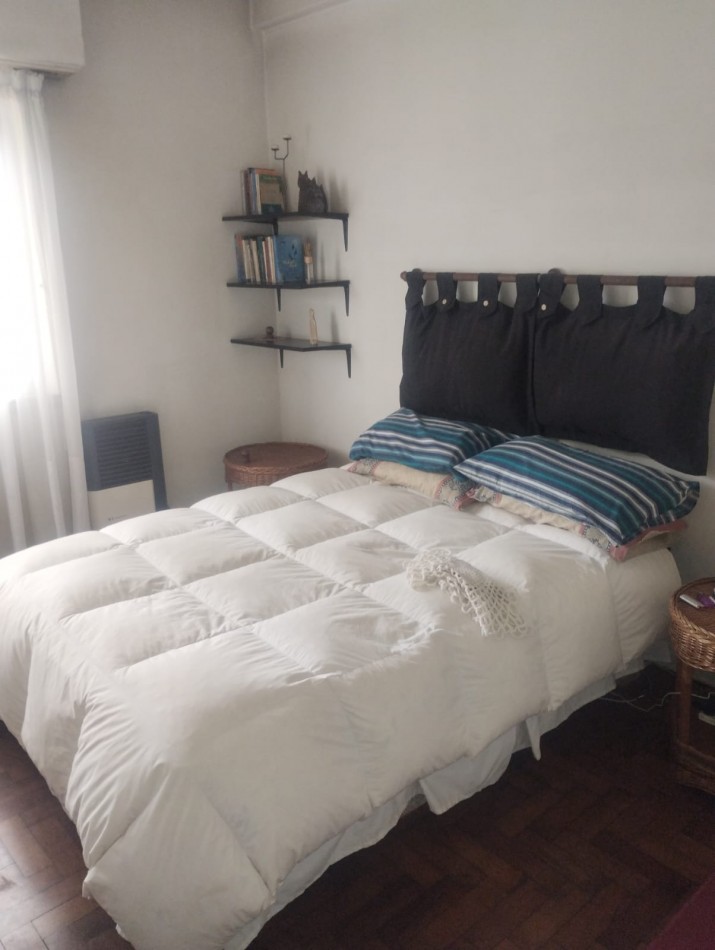PH EN DUPLEX PLAZA ROCHA. 3 AMBIENTES CON BALCON Y DEPENDENCIA.