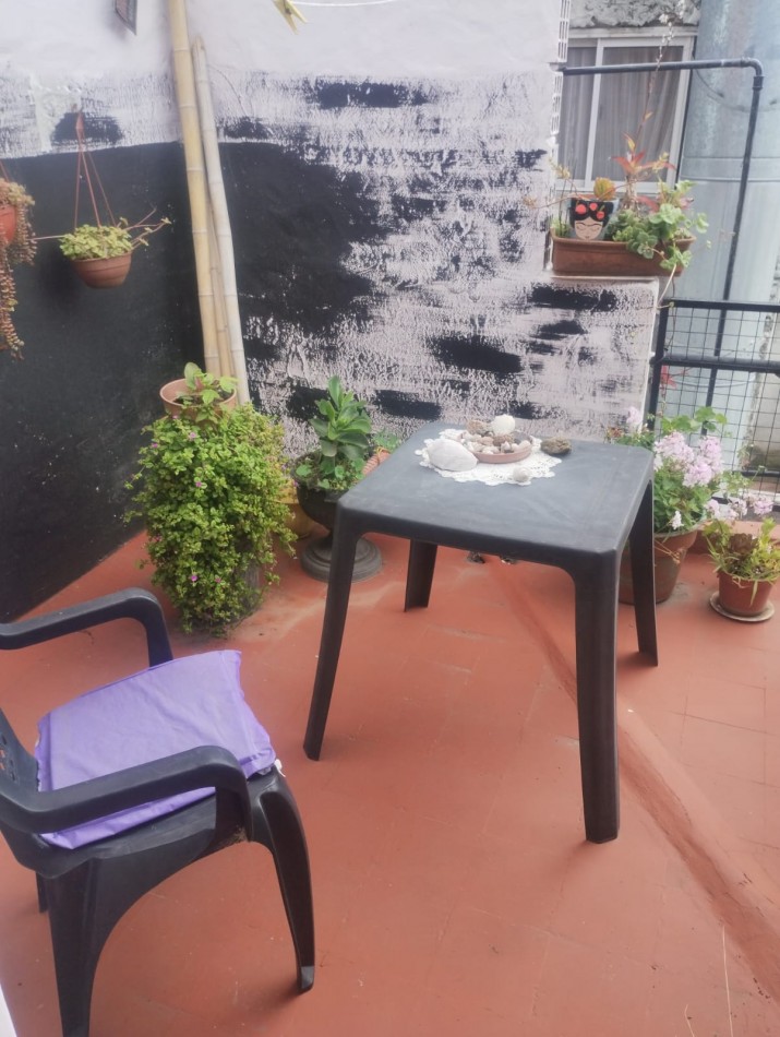 PH EN DUPLEX PLAZA ROCHA. 3 AMBIENTES CON BALCON Y DEPENDENCIA.