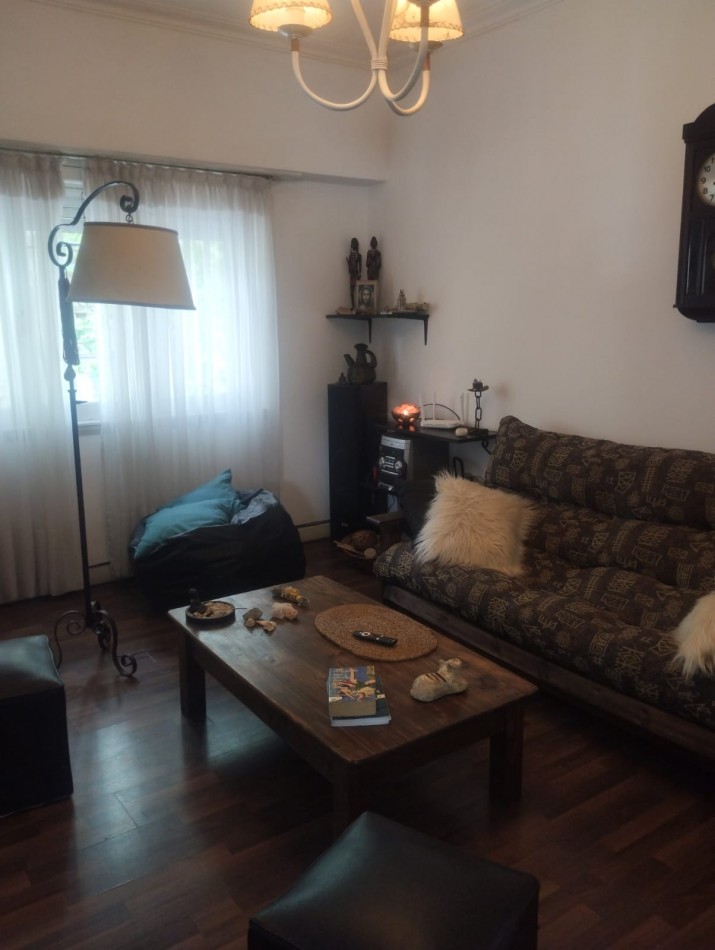 PH EN DUPLEX PLAZA ROCHA. 3 AMBIENTES CON BALCON Y DEPENDENCIA.
