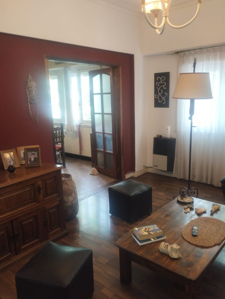 PH EN DUPLEX PLAZA ROCHA. 3 AMBIENTES CON BALCON Y DEPENDENCIA.