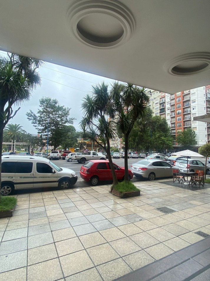Departamento de dos ambientes a la calle en planta baja con patio