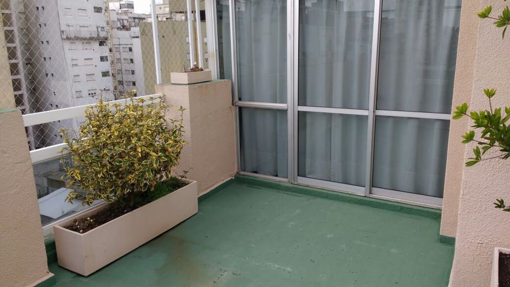 4 ambientes con balcon terraza y parrilla Brown y Sarmiento