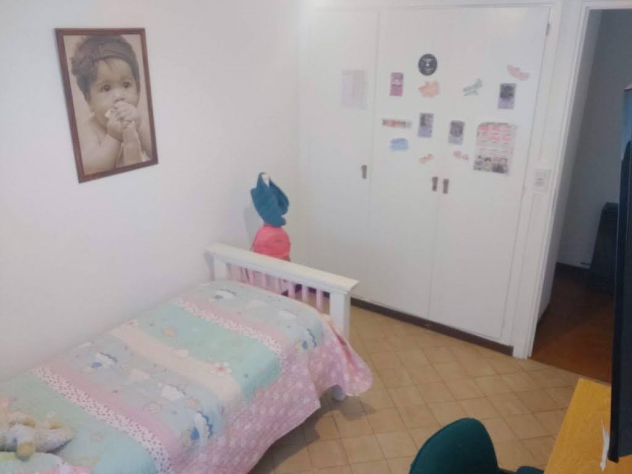 4 ambientes al frente con balcon y cochera. 25 de Mayo y La Rioja