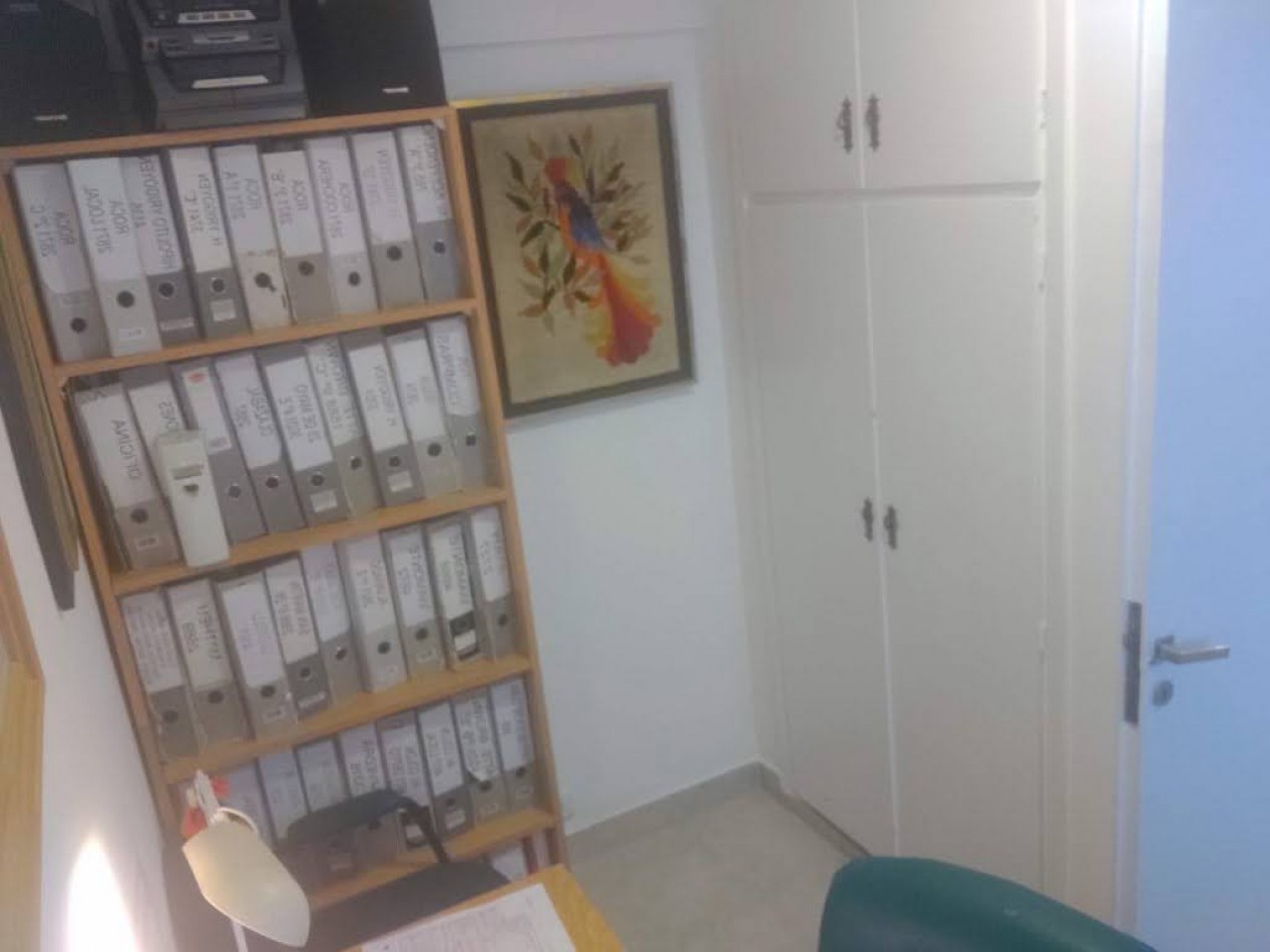 4 ambientes al frente con balcon y cochera. 25 de Mayo y La Rioja