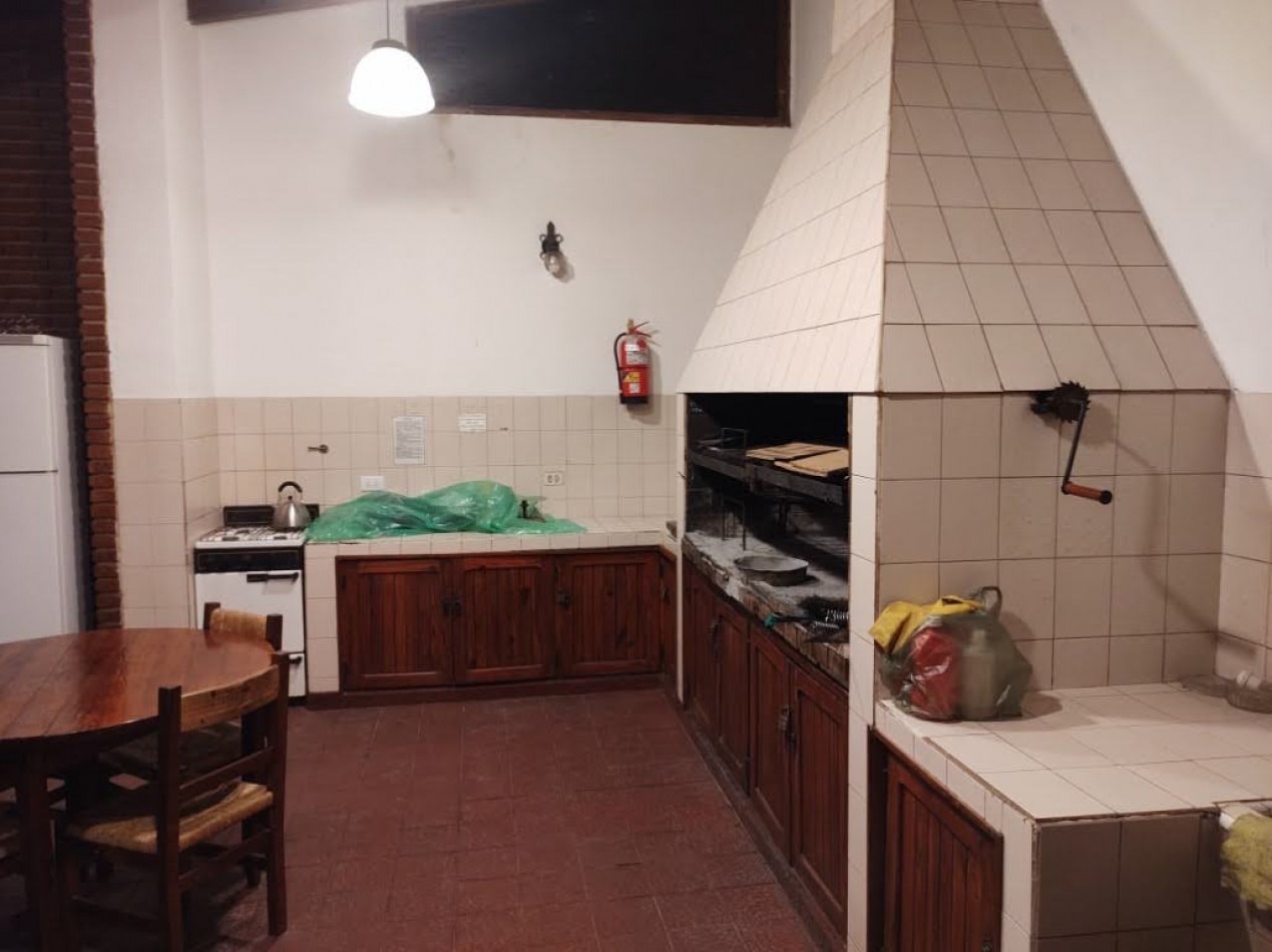 4 ambientes al frente con balcon y cochera. 25 de Mayo y La Rioja
