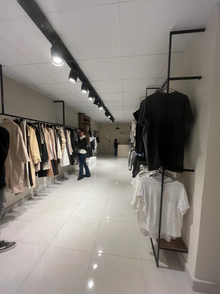 OFICINA EN VENTA SOBRE ALBERTI. EDIFICIO NUEVO. ZONA ALDREY.