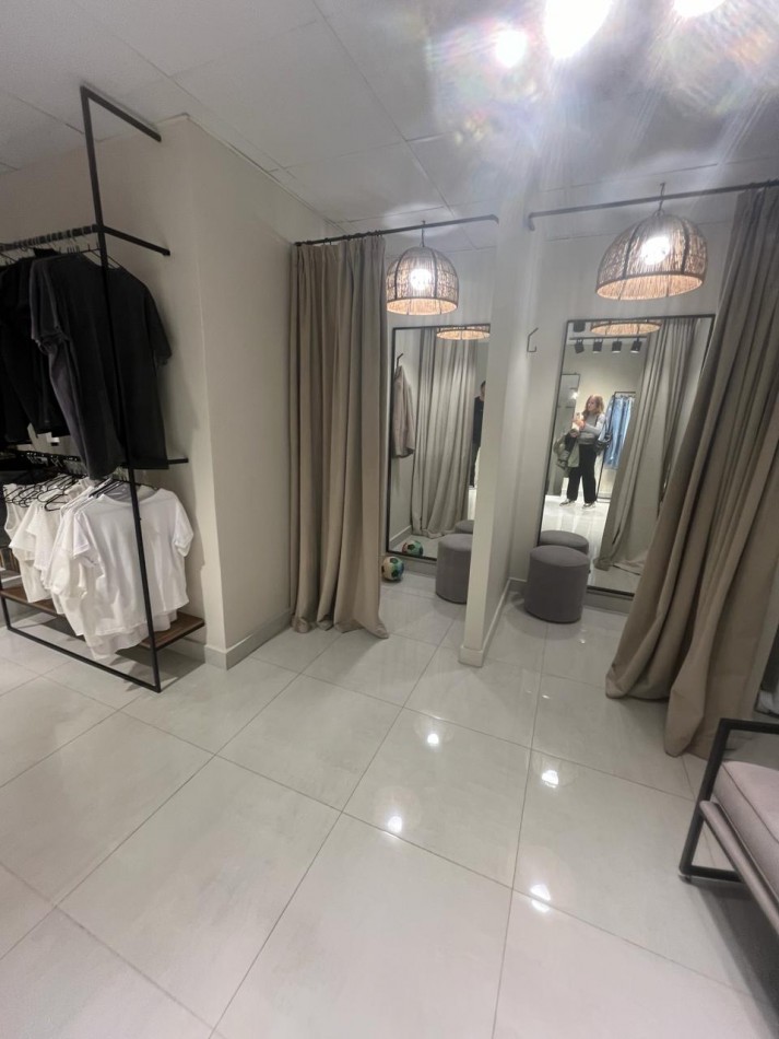 OFICINA EN VENTA SOBRE ALBERTI. EDIFICIO NUEVO. ZONA ALDREY.