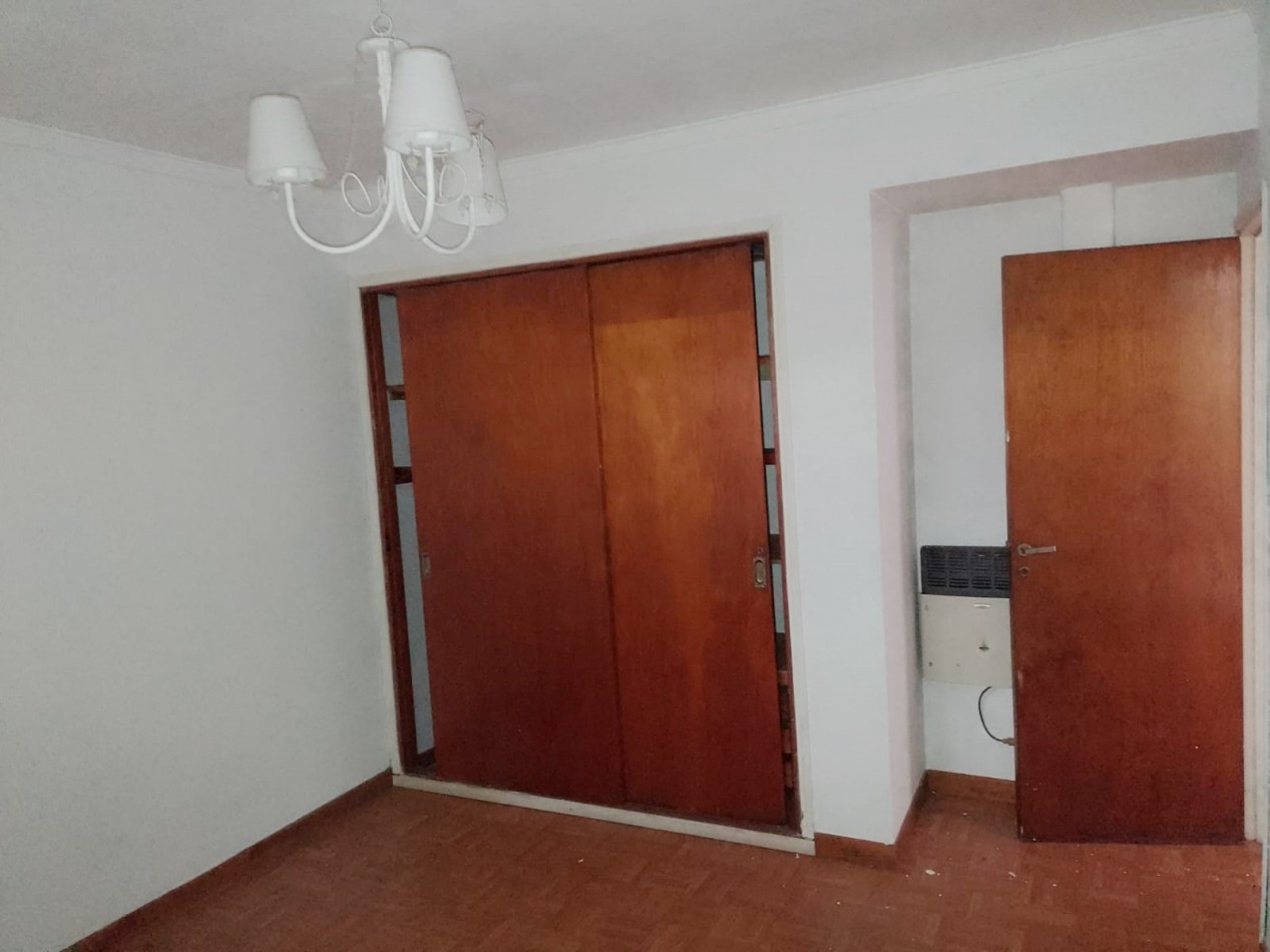 Chalet en ph de 5 ambientes Marconi y Ayacucho Z/ Villa Primera