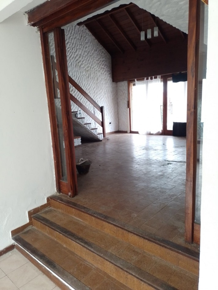 Chalet en ph de 5 ambientes Marconi y Ayacucho Z/ Villa Primera