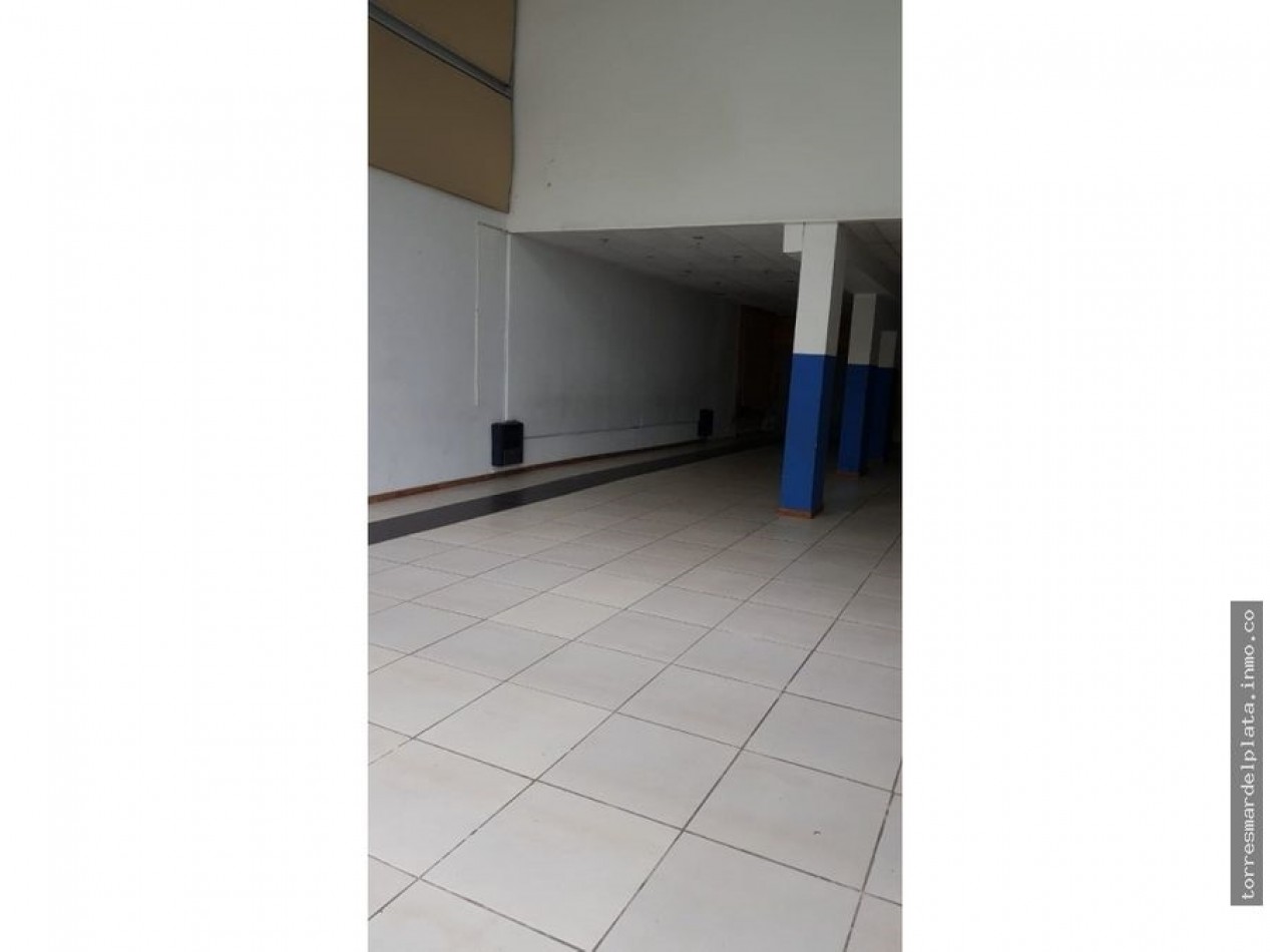 Local comercial s/ Av Libertad Libertad y Francia